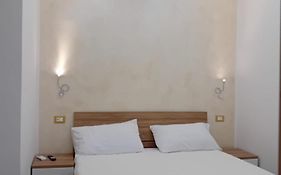 Diana Home 1